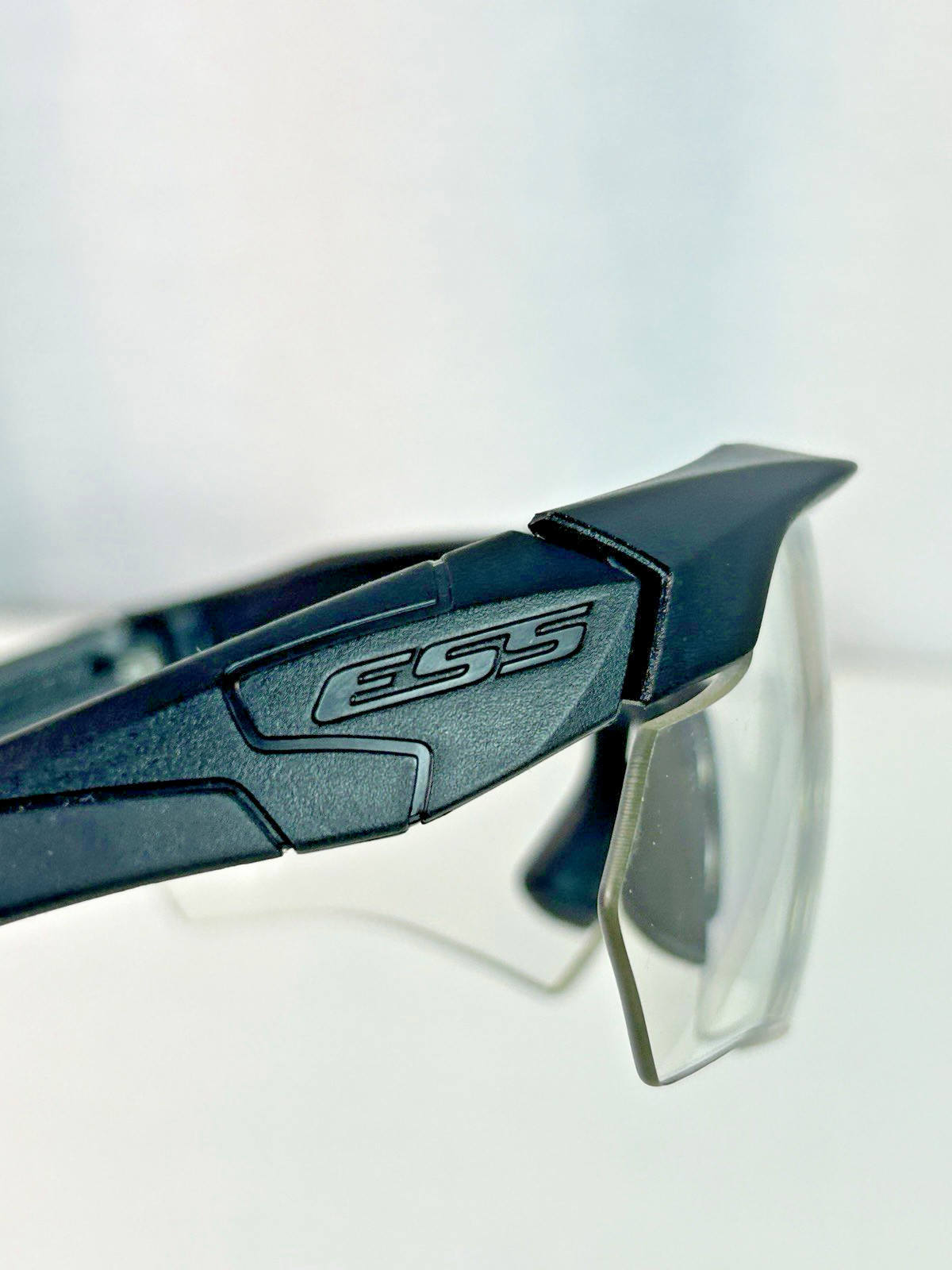 ESS Crossbow One Anti-Fog Ballistic Glasses Clear Lens w/ Pouch – NEW (other)