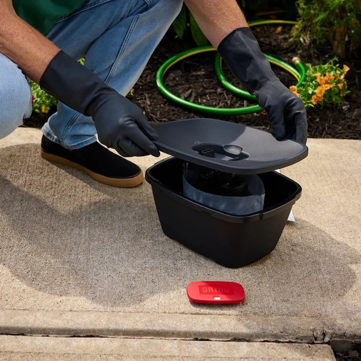 Ortho Home Defense Mosquito Kill & Prevent Station with 4 Refills