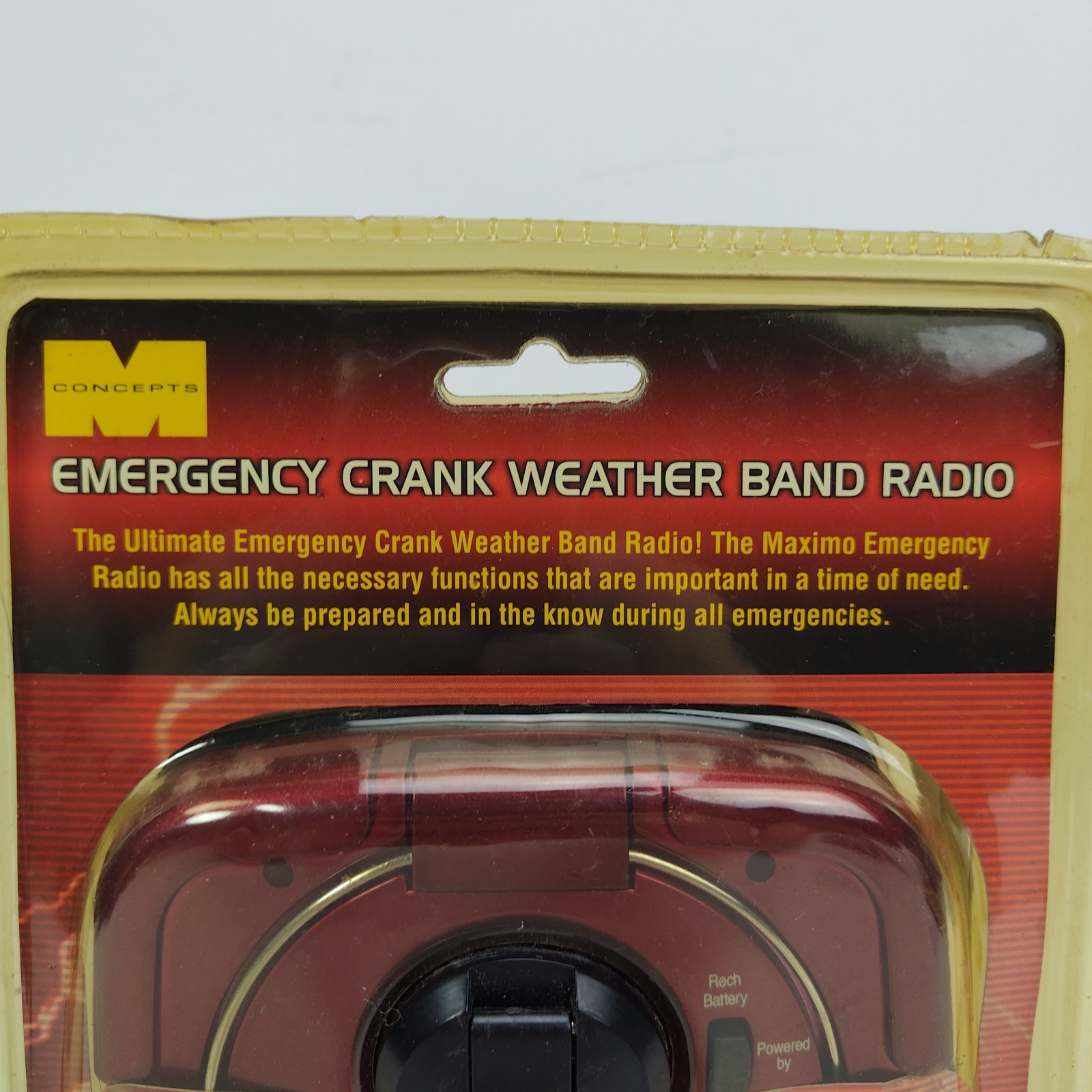 Maximo Emergency AM/FM Radio Clock Crank Generator Thermometer Winter Weather