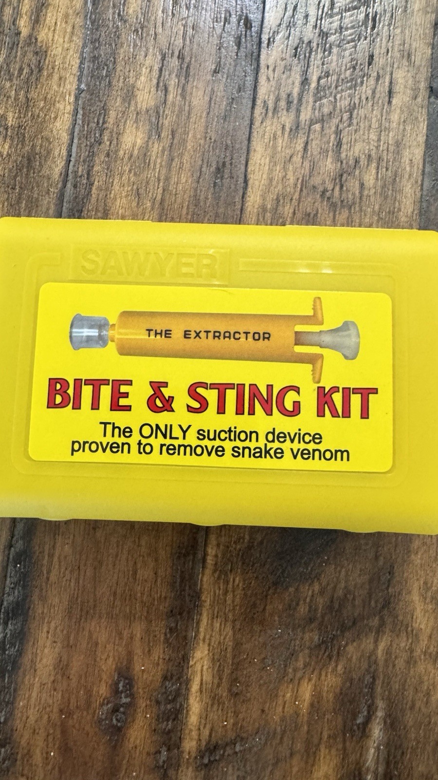 Sawyer Extractor Pump Snake Bite and Sting Kit Emergency Blanket Survival Kit