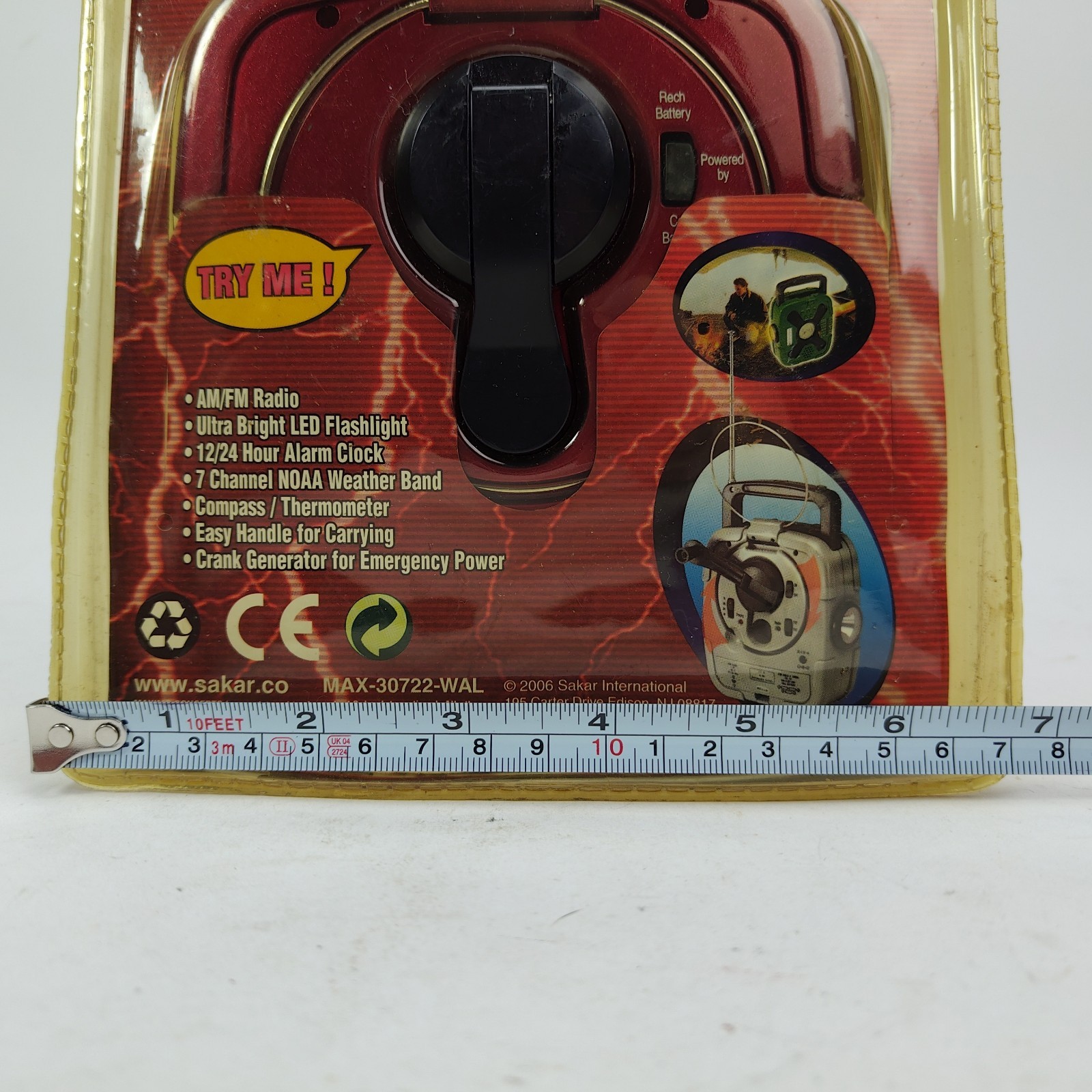 Maximo Emergency AM/FM Radio Clock Crank Generator Thermometer Winter Weather