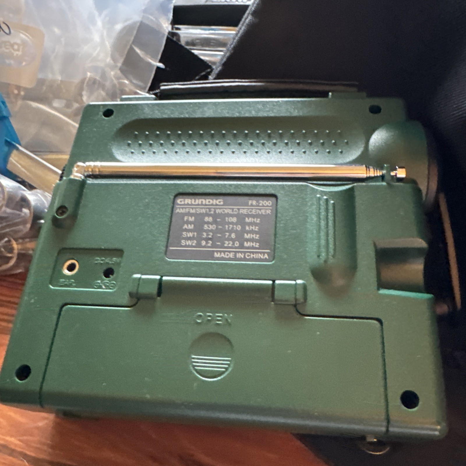 Two LL Bean Eton Radio FR-200 Emergency Short Wave AM/FM Hand Crank Red Eton