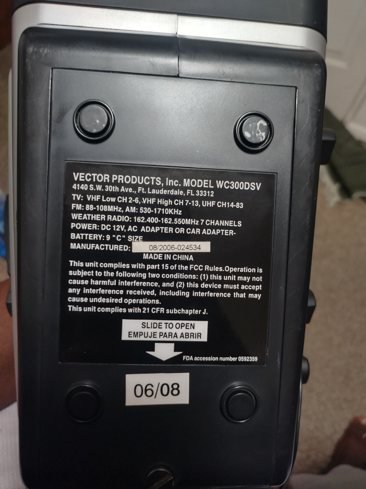Hurricane Weather Alert AM/FM Radio TV Lantern Light Vector Stormtracker Elite
