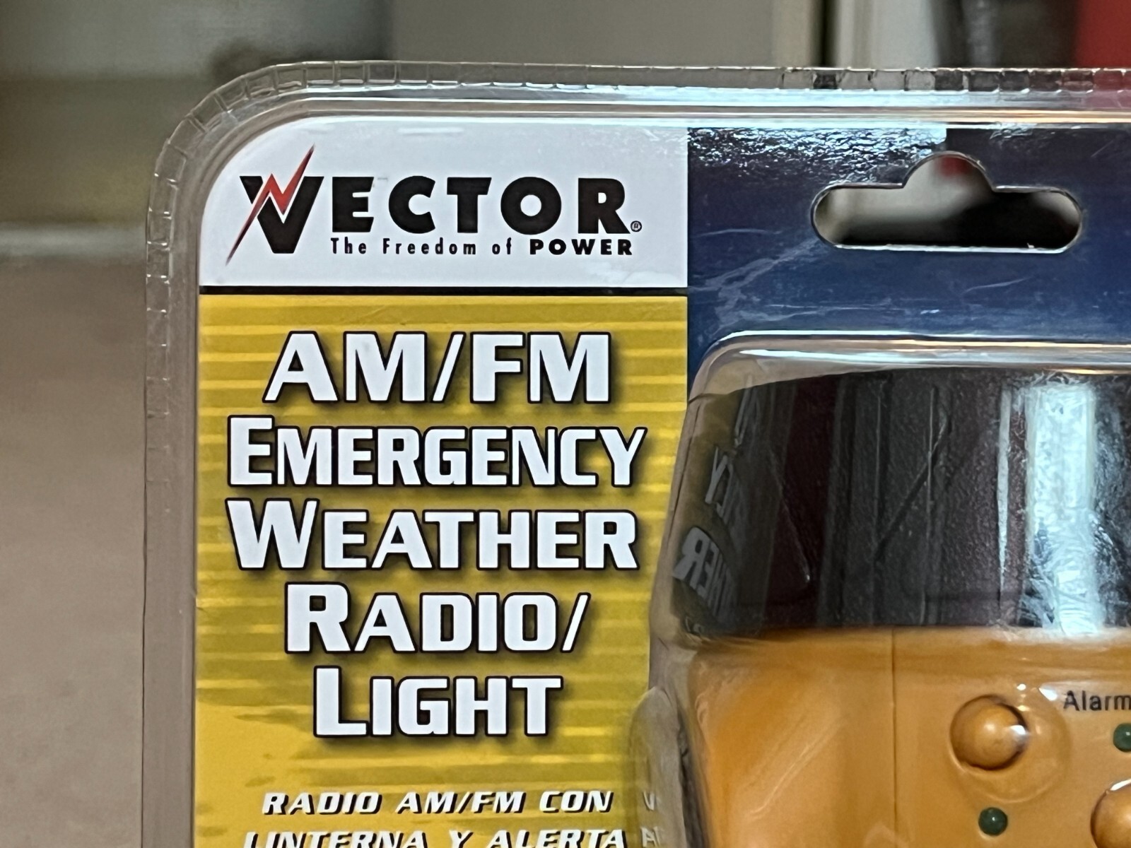 New Vector VEC173 Storm Tracker AM FM Emergency NOAA Weather Radio Flash Light