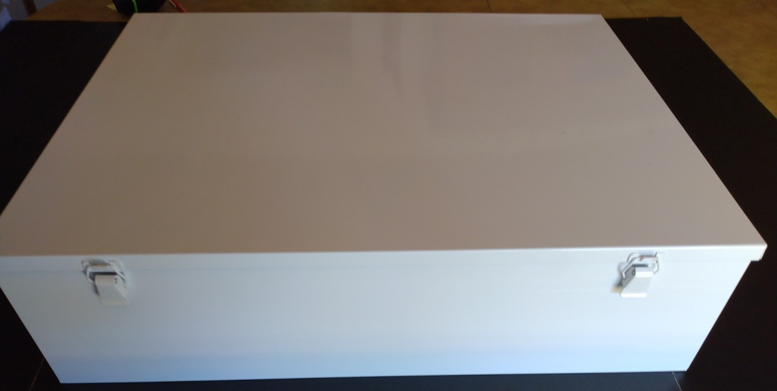 METAL WALL HUNG 22″X17″X6″ EMERGENCY SURVIVAL KIT (SEE DESCRIPTION FOR ITEMS)