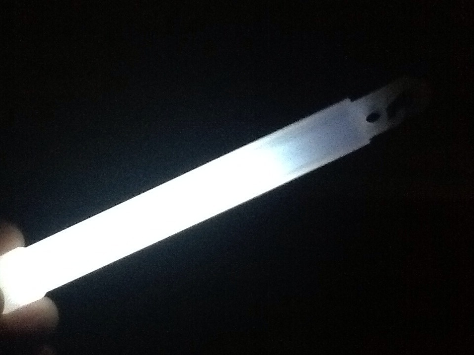 Lot OF 8 Cyalume White Military 6″ High Intensity Light Sticks Prepper EXP 2023
