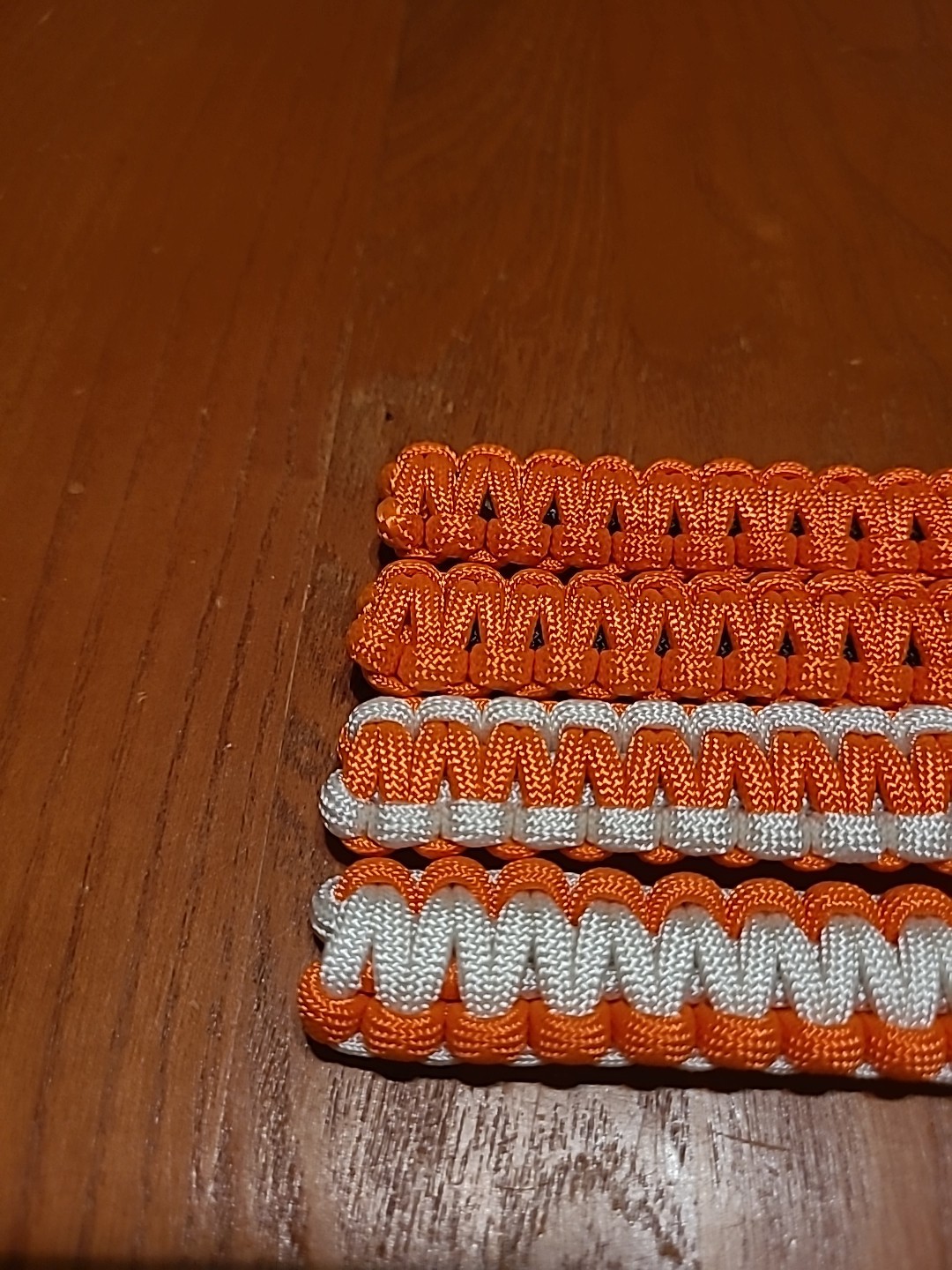 7 Inch Paracord Bracelet With Copper Wire Core – 4 Pack – Orange & White