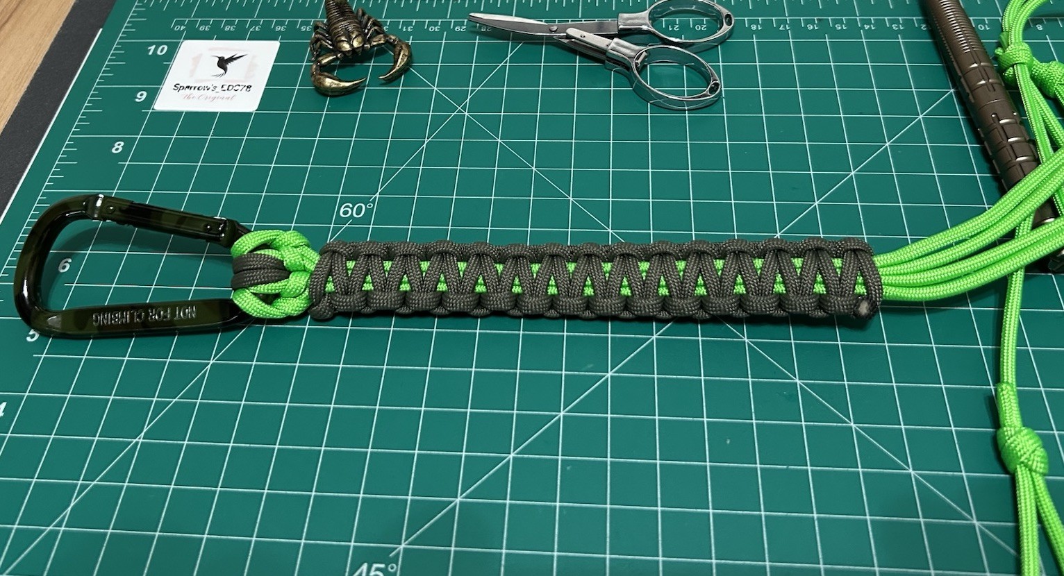 Paracord Small Game Tote Carrier Strap Army Green & Green