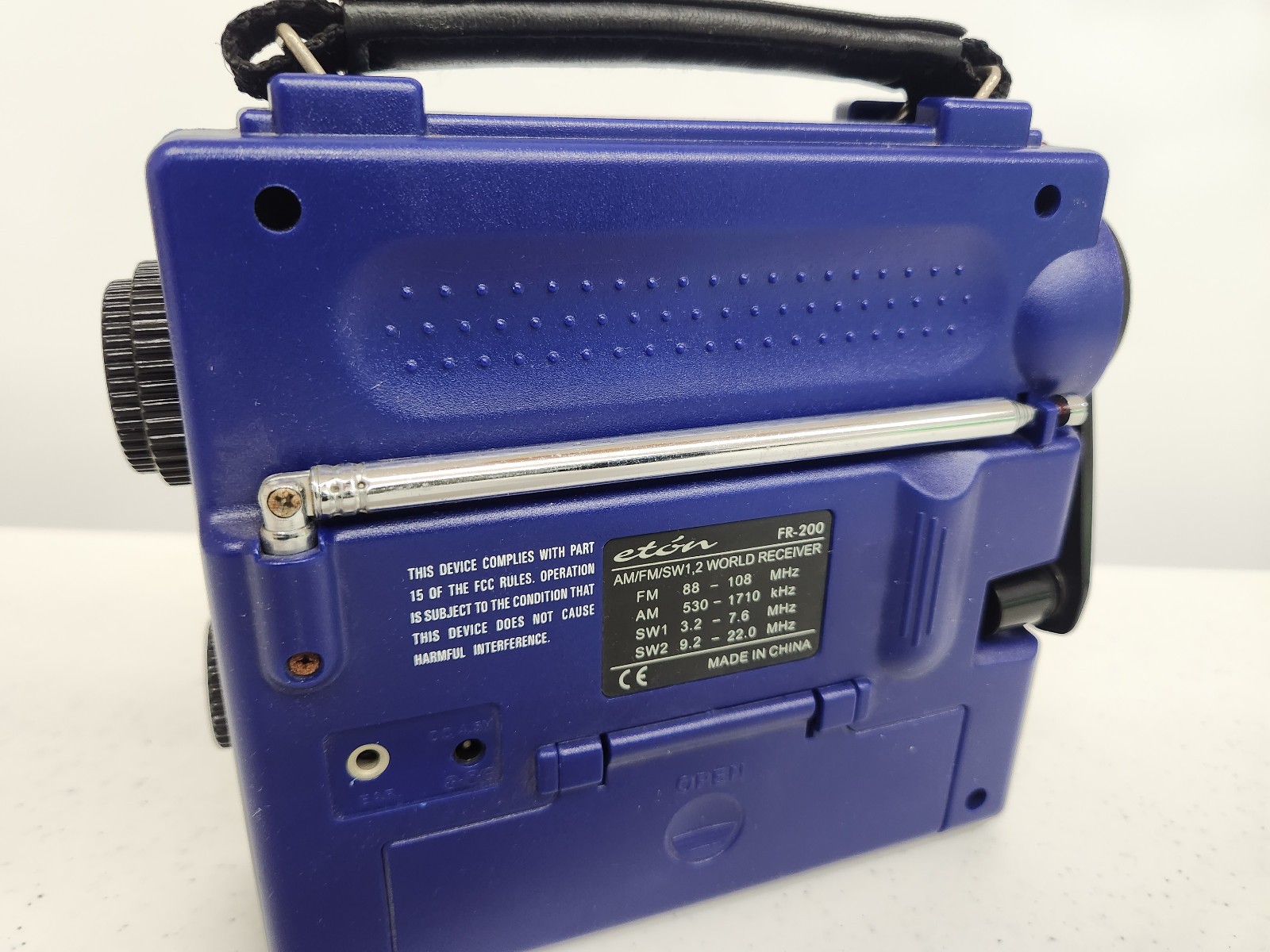 Eton FR200 LL Bean Emergency Radio Shortwave AM FM Hand Crank Blue Tested