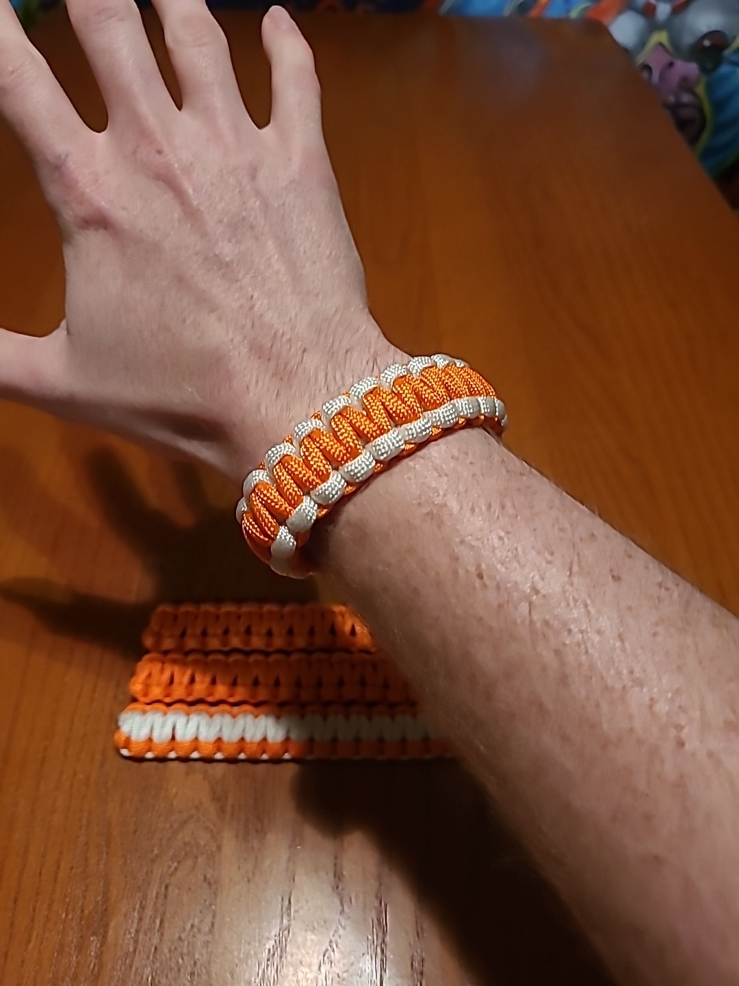 7 Inch Paracord Bracelet With Copper Wire Core – 4 Pack – Orange & White