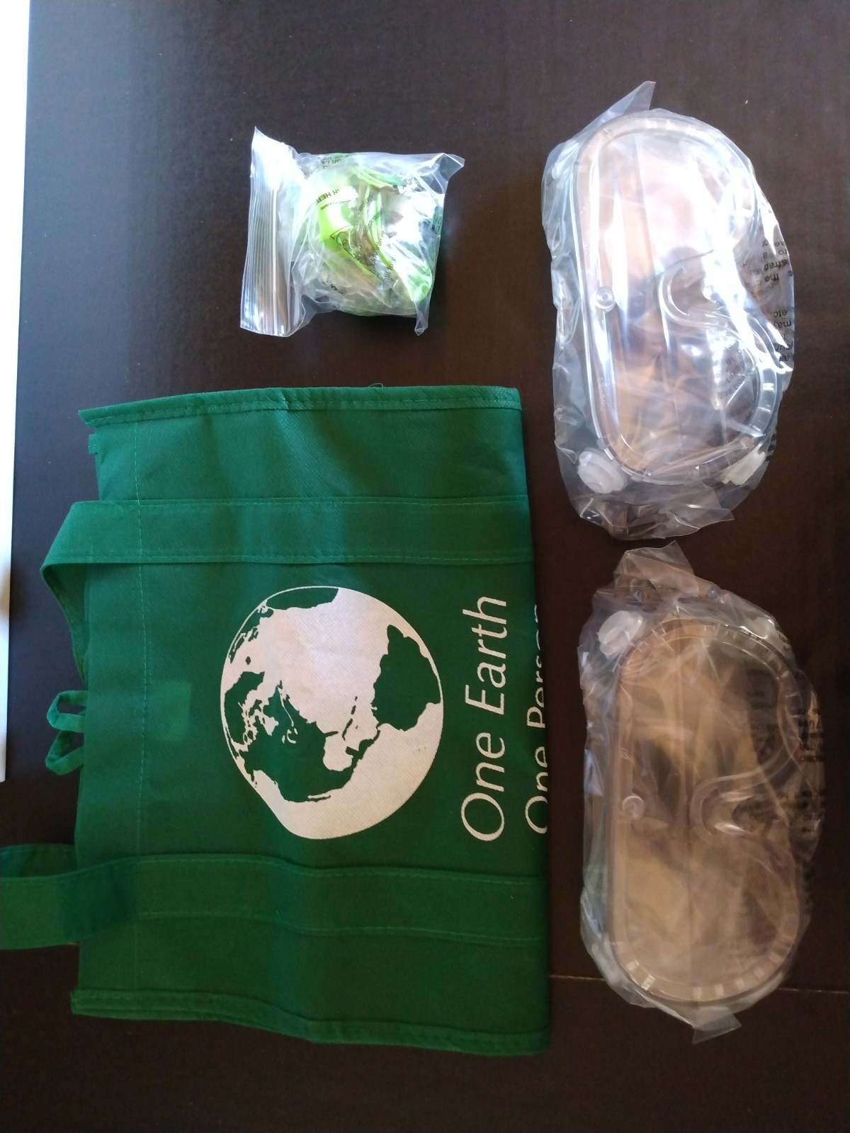 METAL WALL HUNG 22″X17″X6″ EMERGENCY SURVIVAL KIT (SEE DESCRIPTION FOR ITEMS)