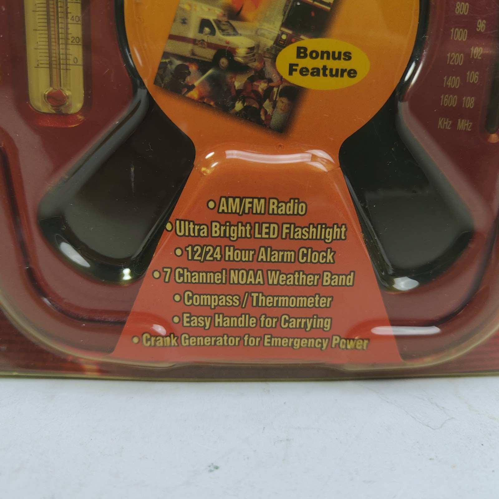 Maximo Emergency AM/FM Radio Clock Crank Generator Thermometer Winter Weather