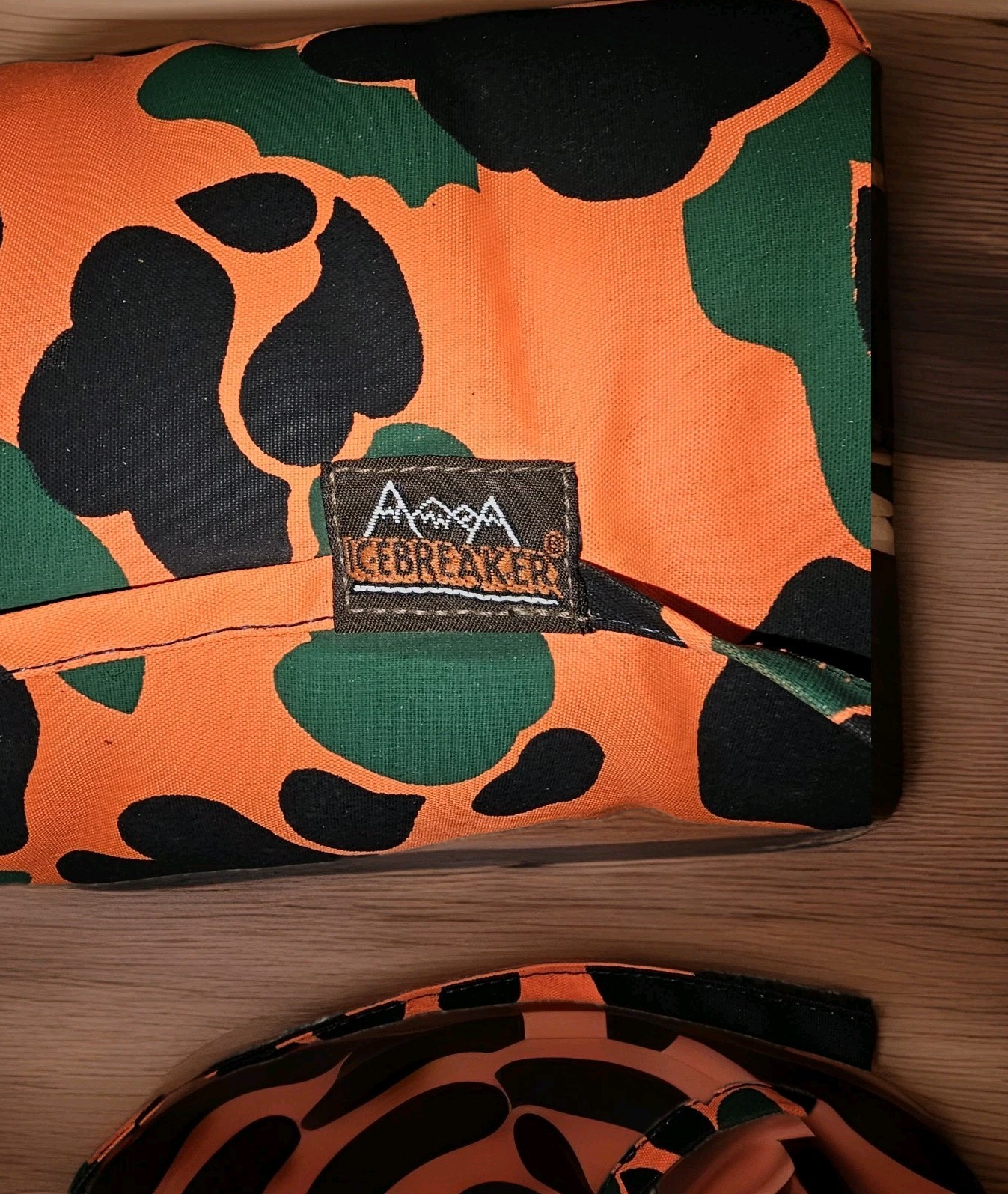 VTG Icebreaker Blaze Orange Camo Camoflauge Hunting Fleece Lined Handwarmer